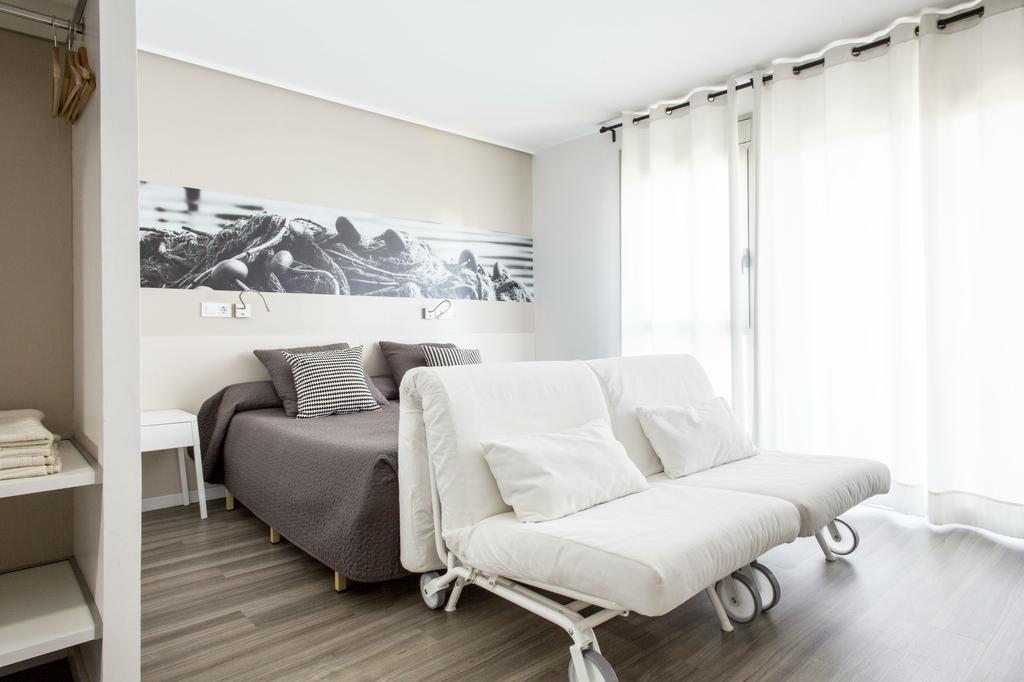 Residencia Universitaria Resa Campus Del Mar Apartment *